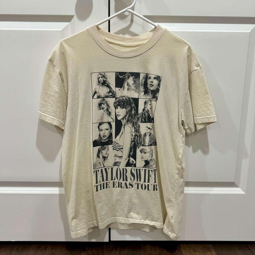 Taylor Swift Official Merch Tour Shirt Authentic Size M